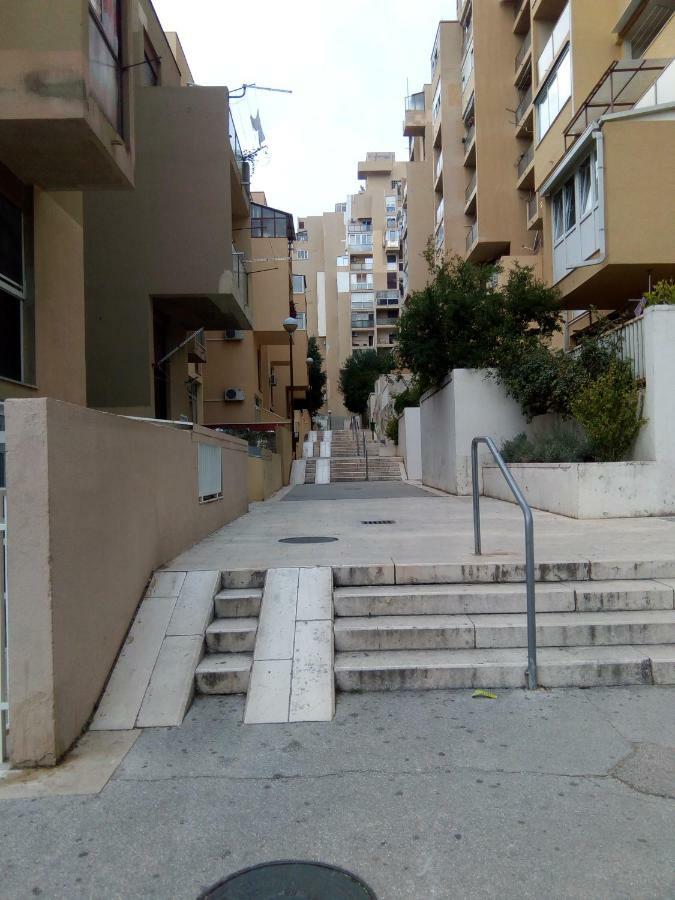 A Small Apartment For A Great Vacation "Ludi" Split Buitenkant foto